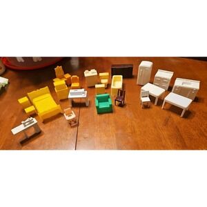 Vintage Plastic Dollhouse Furniture Marked MAR (552)